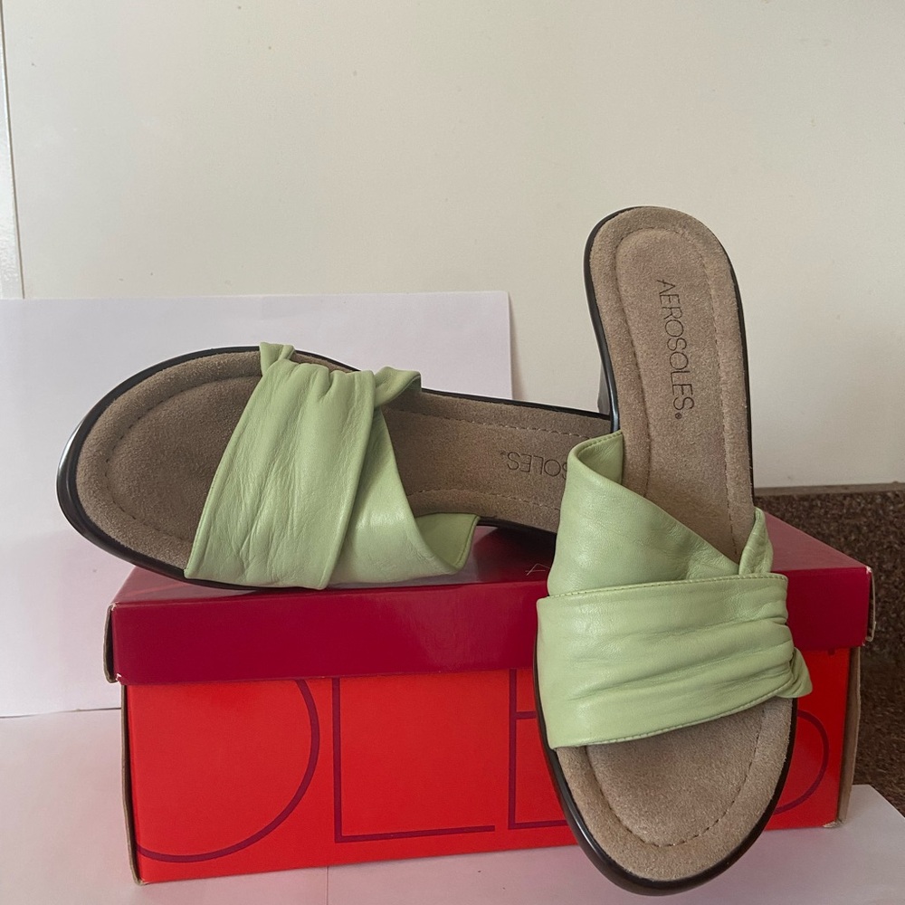 AEROSOLES Women's Lime Green Slide Sandals